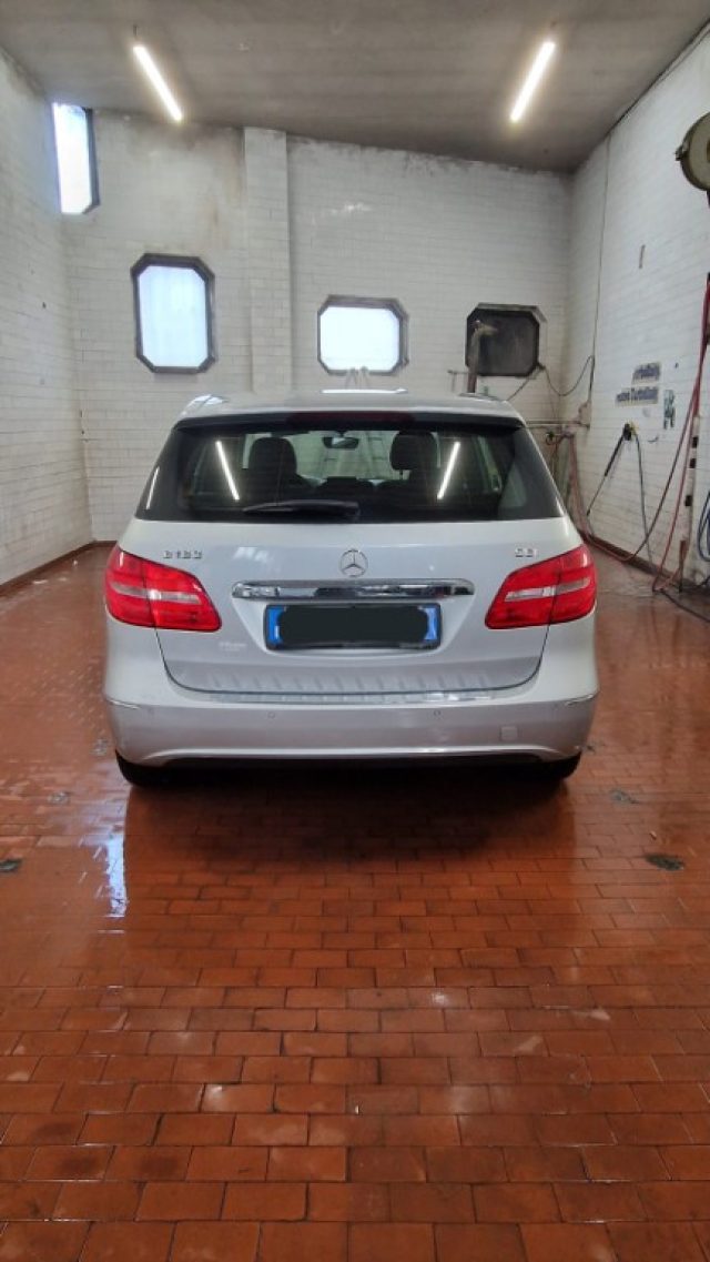 MERCEDES-BENZ B 180 usata, con Fendinebbia
