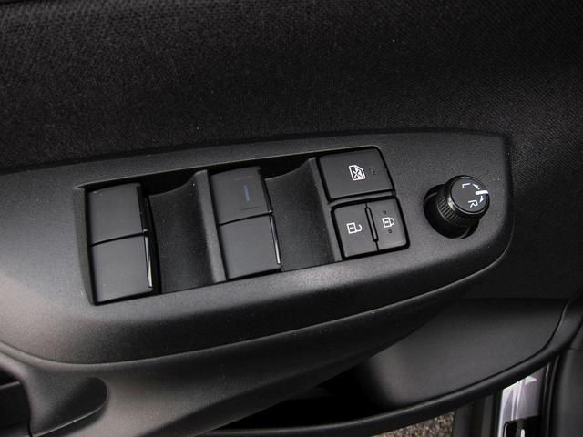 TOYOTA Yaris usata 38