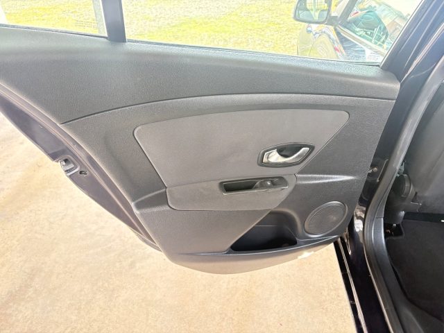 RENAULT Megane usata, con Specchietti laterali elettrici