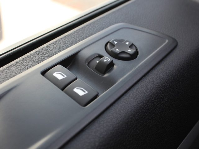 OPEL Vivaro usata, con Controllo vocale
