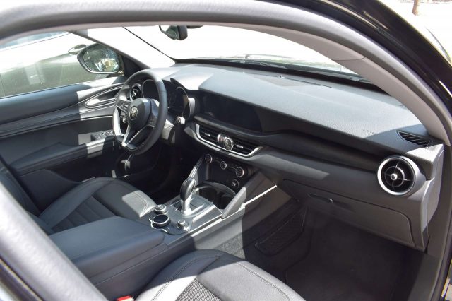 ALFA ROMEO Stelvio usata, con Alzacristalli elettrici