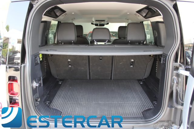 LAND ROVER Defender usata, con Park Distance Control