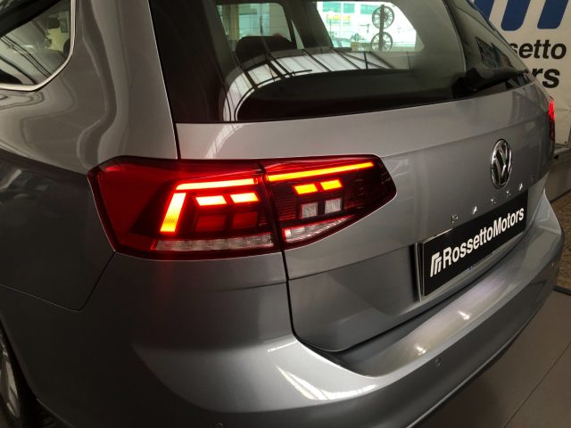 VOLKSWAGEN Passat Variant usata, con Volante in pelle