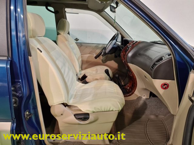 NISSAN Terrano II usata 27