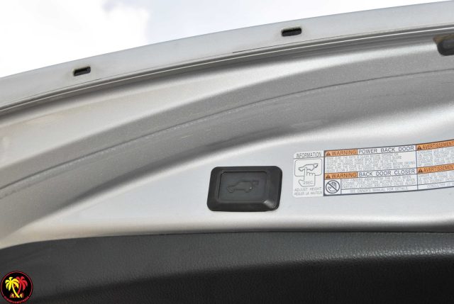 TOYOTA RAV 4 MY23 usata, con Specchietti laterali elettrici