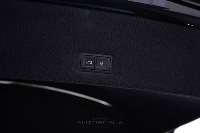LAMBORGHINI Urus usata 36