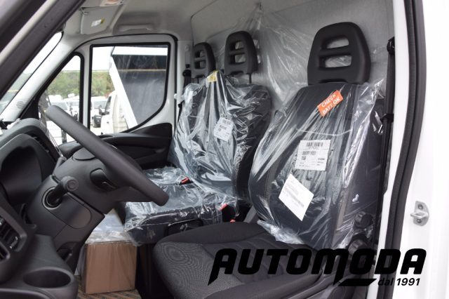 IVECO Daily usata, con Sensori di parcheggio posteriori