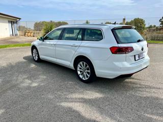 VOLKSWAGEN Passat Variant usata, con Alzacristalli elettrici