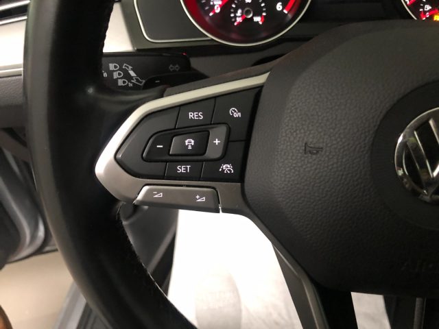 VOLKSWAGEN Passat Variant usata, con Specchietti laterali elettrici