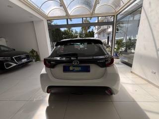 TOYOTA Yaris usata, con Controllo automatico clima