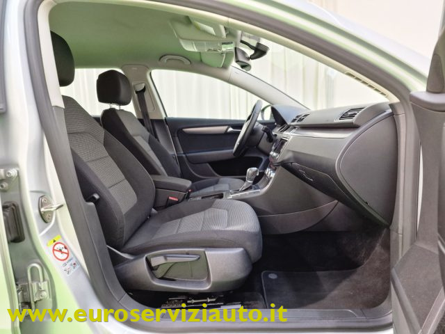 VOLKSWAGEN Passat usata 33