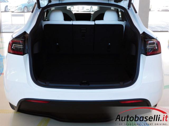 TESLA Model Y usata, con Luci diurne LED
