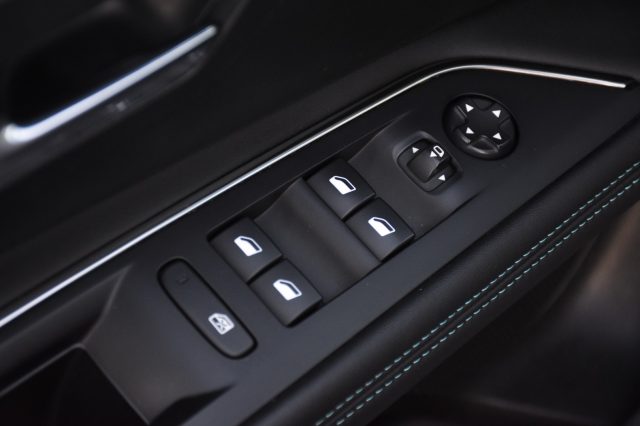 PEUGEOT 3008 usata, con Servosterzo