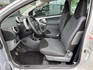 TOYOTA Aygo usata 10