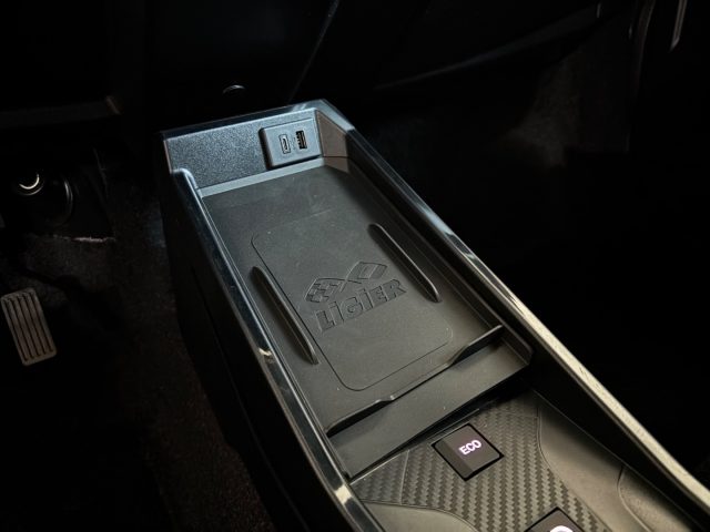 LIGIER JS usata, con Touch screen