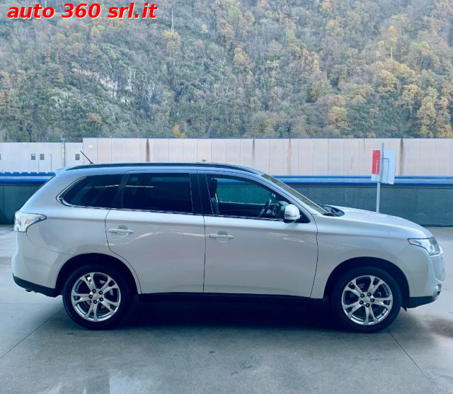 MITSUBISHI Outlander usata, con Airbag Passeggero