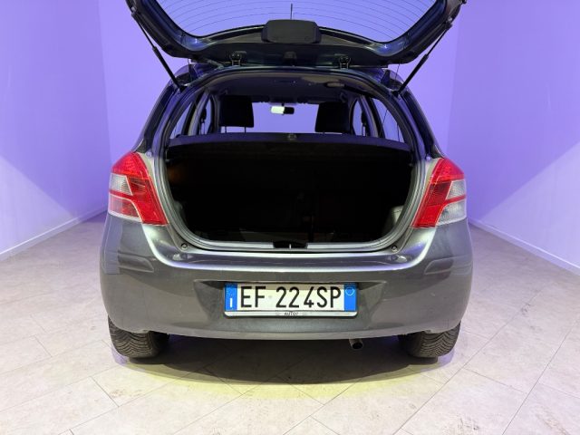 TOYOTA Yaris usata 9