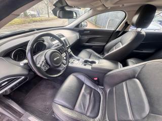 JAGUAR XE usata, con Controllo trazione