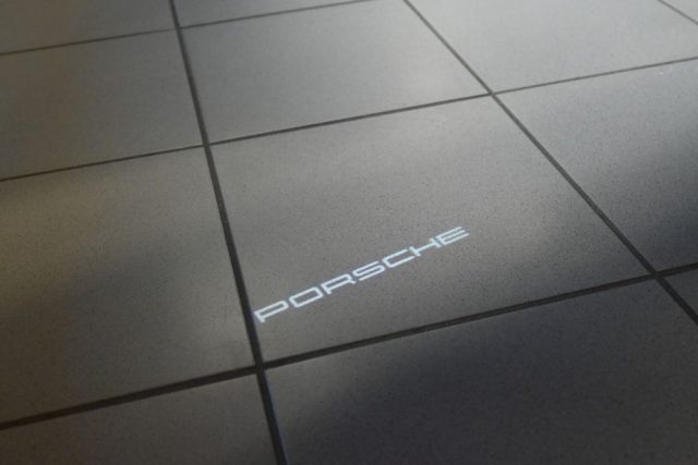 PORSCHE Taycan usata 44