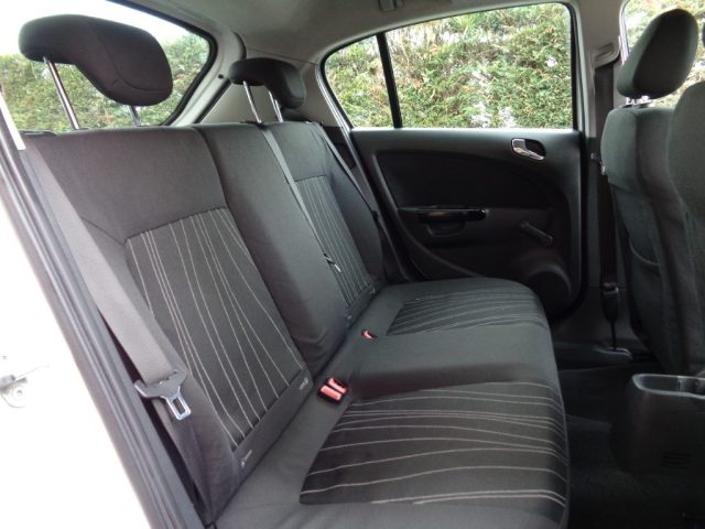 OPEL Corsa usata, con Controllo automatico clima