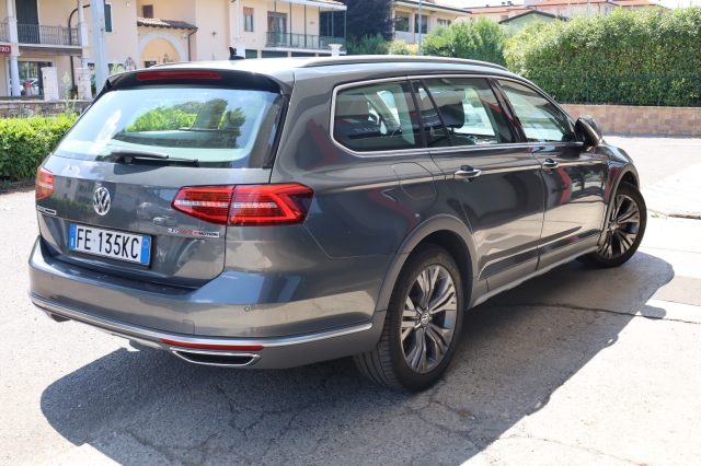 VOLKSWAGEN Passat Alltrack usata 120