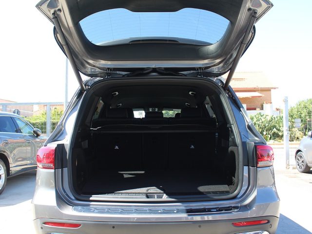 MERCEDES-BENZ GLB 200 usata, con Isofix