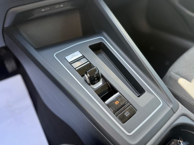 VOLKSWAGEN Golf usata, con Autoradio digitale