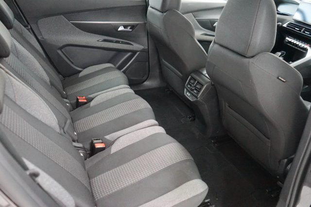 PEUGEOT 5008 usata, con Telecamera per parcheggio assistito