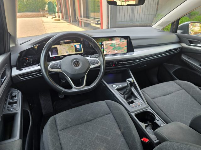 VOLKSWAGEN Golf usata, con USB