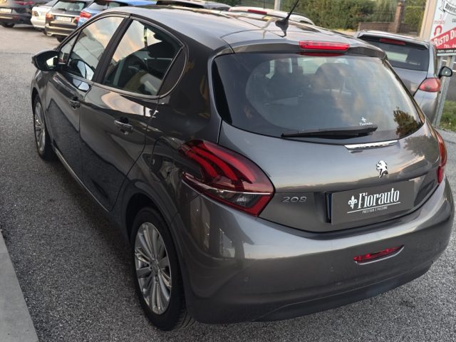PEUGEOT 208 usata, con Alzacristalli elettrici