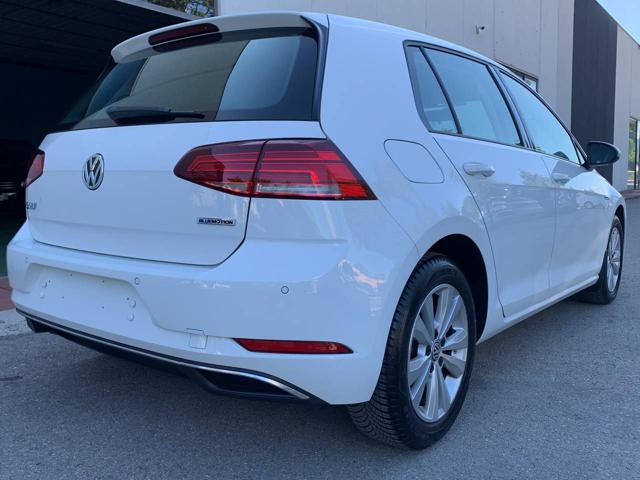 VOLKSWAGEN Golf usata, con USB