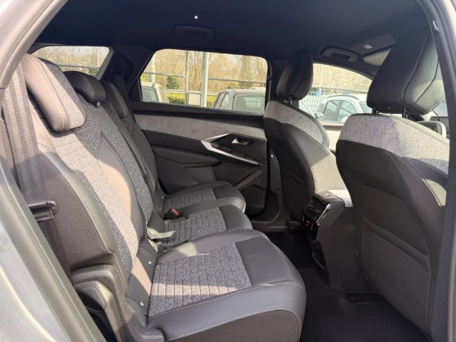 PEUGEOT 5008 usata, con Volante in pelle