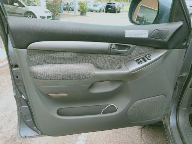 TOYOTA Land Cruiser usata, con Bracciolo
