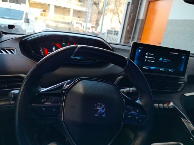 PEUGEOT 3008 usata, con Sensori di parcheggio posteriori