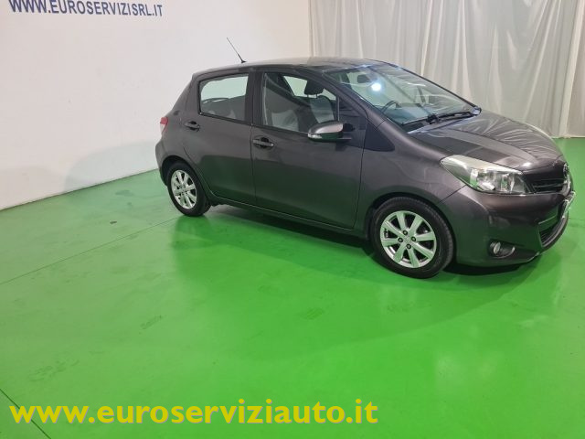 TOYOTA Yaris usata, con Specchietti laterali elettrici