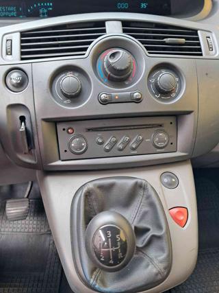 RENAULT Scenic usata 12