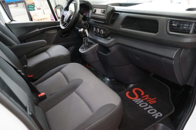 RENAULT Trafic usata 16