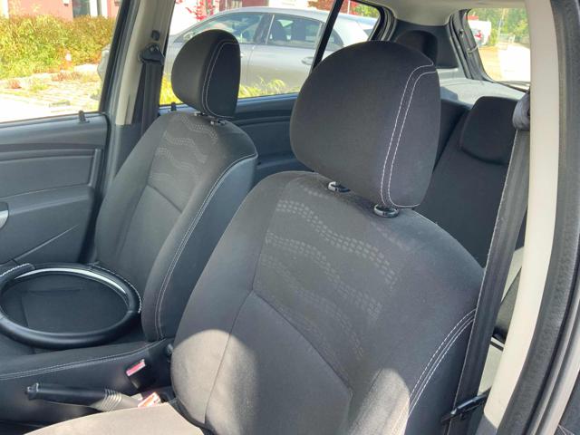 DACIA Sandero usata, con Sedile posteriore sdoppiato