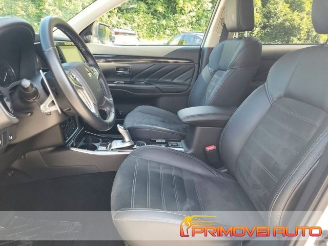 MITSUBISHI Outlander usata, con Autoradio