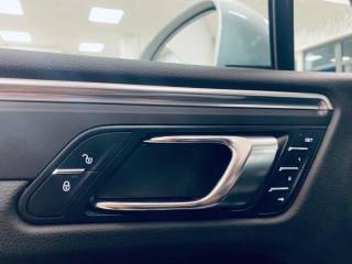 PORSCHE Macan usata, con Boardcomputer