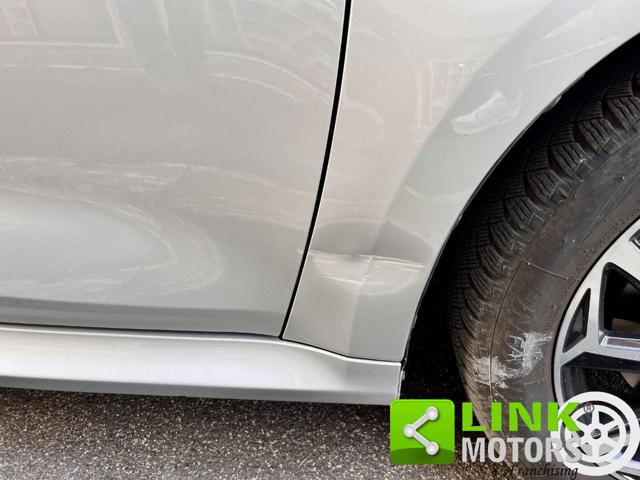 TOYOTA Yaris usata 28