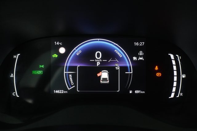 TOYOTA Yaris usata 6