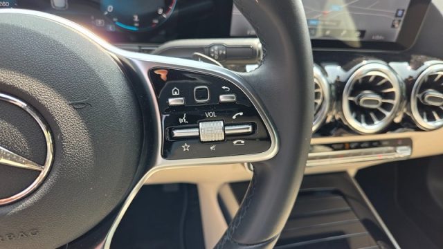 MERCEDES-BENZ GLA 250 usata, con Vetri oscurati