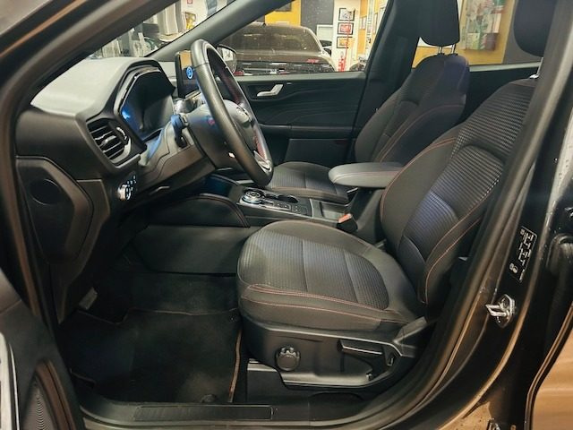 FORD Kuga usata, con Sistema di navigazione