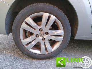 PEUGEOT 5008 usata, con USB