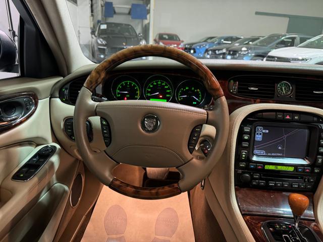 JAGUAR XJ8 usata, con Chiusura centralizzata