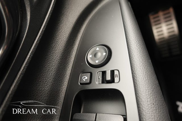 HYUNDAI i20 usata, con Volante in pelle