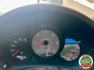 PORSCHE Macan usata, con Park Distance Control