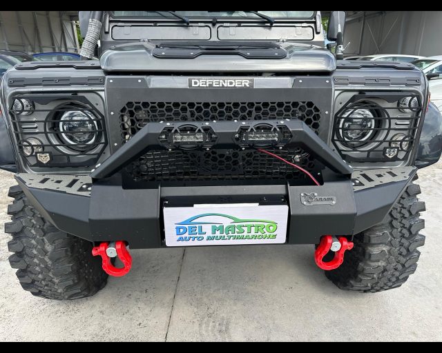 LAND ROVER Defender usata 8