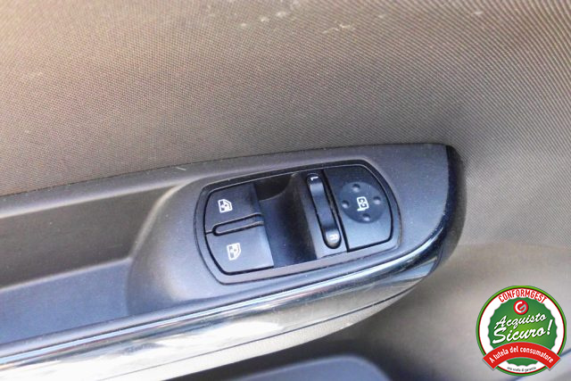 OPEL Corsa usata, con Interni in pelle